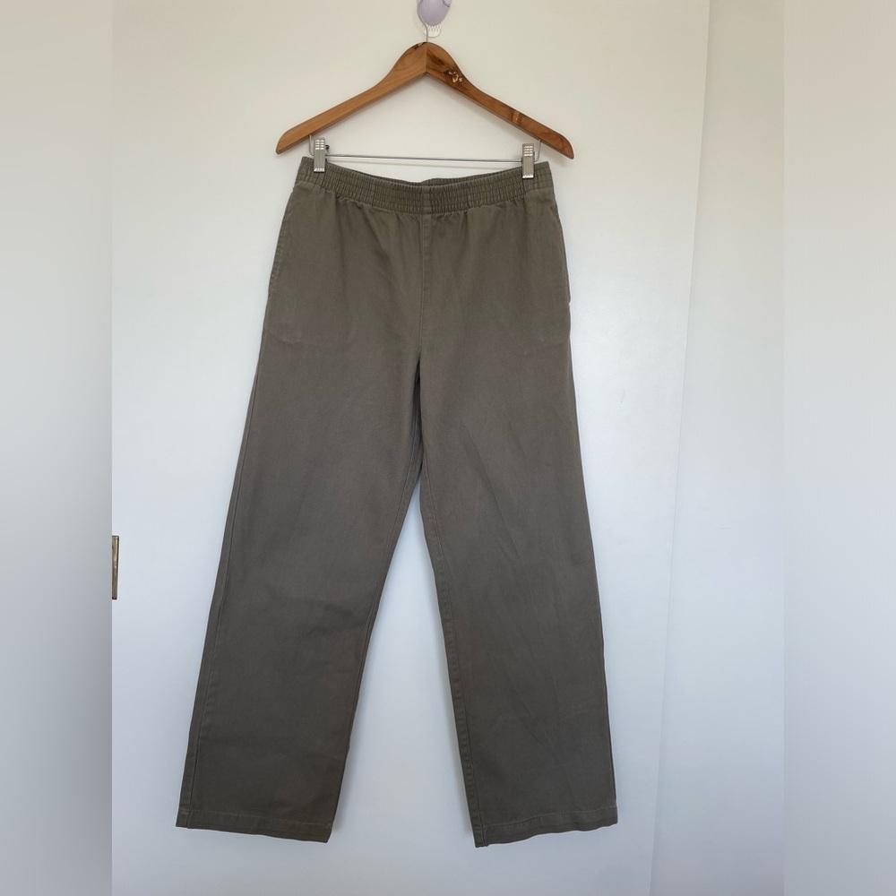 Aritzia TNA Christie pant in Olive Leaf Green